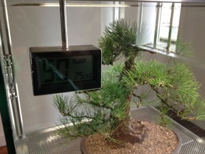 Humidity and temperature monitor.